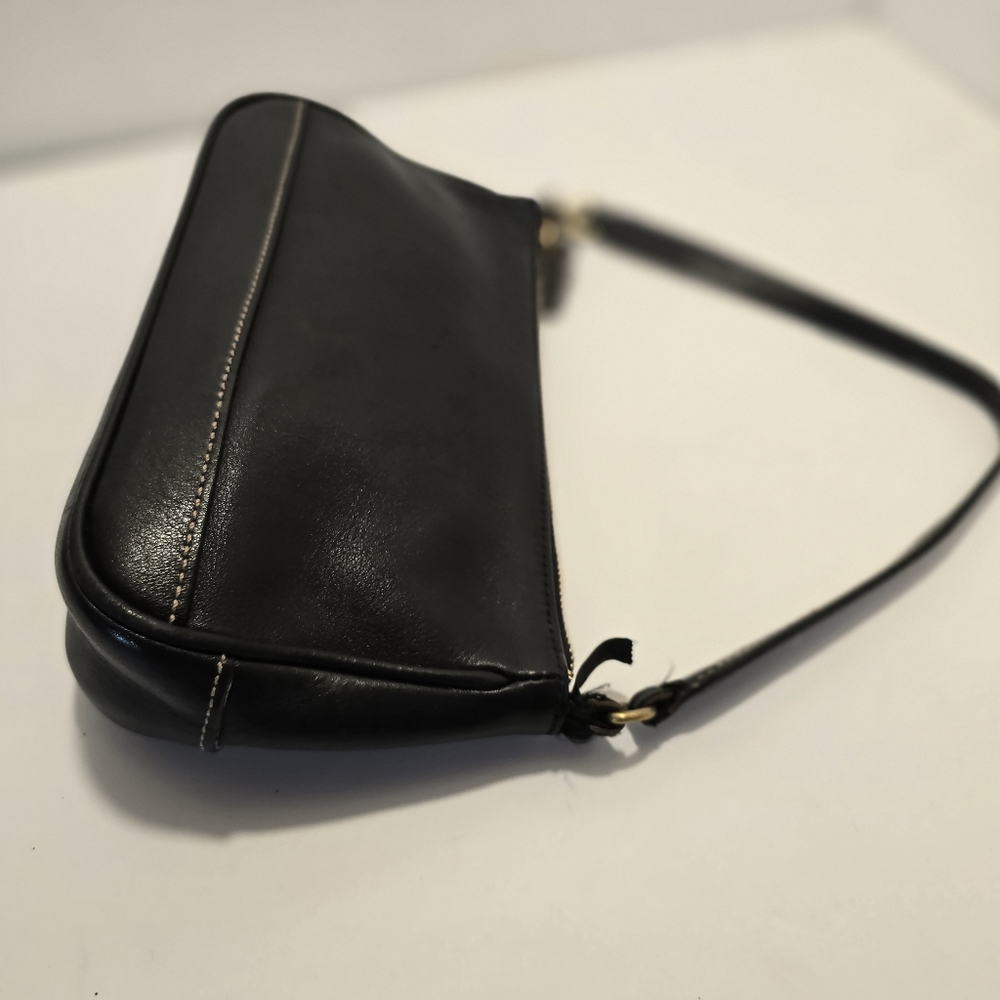 Coach Black Leather Shoulder Bag with Gold Hardware - Picture 4 of 12